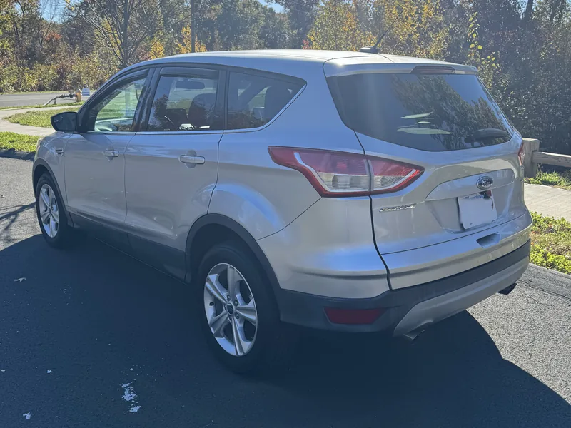 Ford Escape: Rear three-quarter view from the left